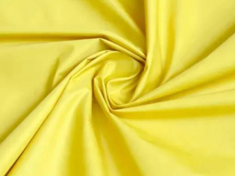 China Best Quality! ! 170t 180t 190t 210t Polyester Taffeta Fabric PVC Coated for Raincoat with Lowest Factory Price